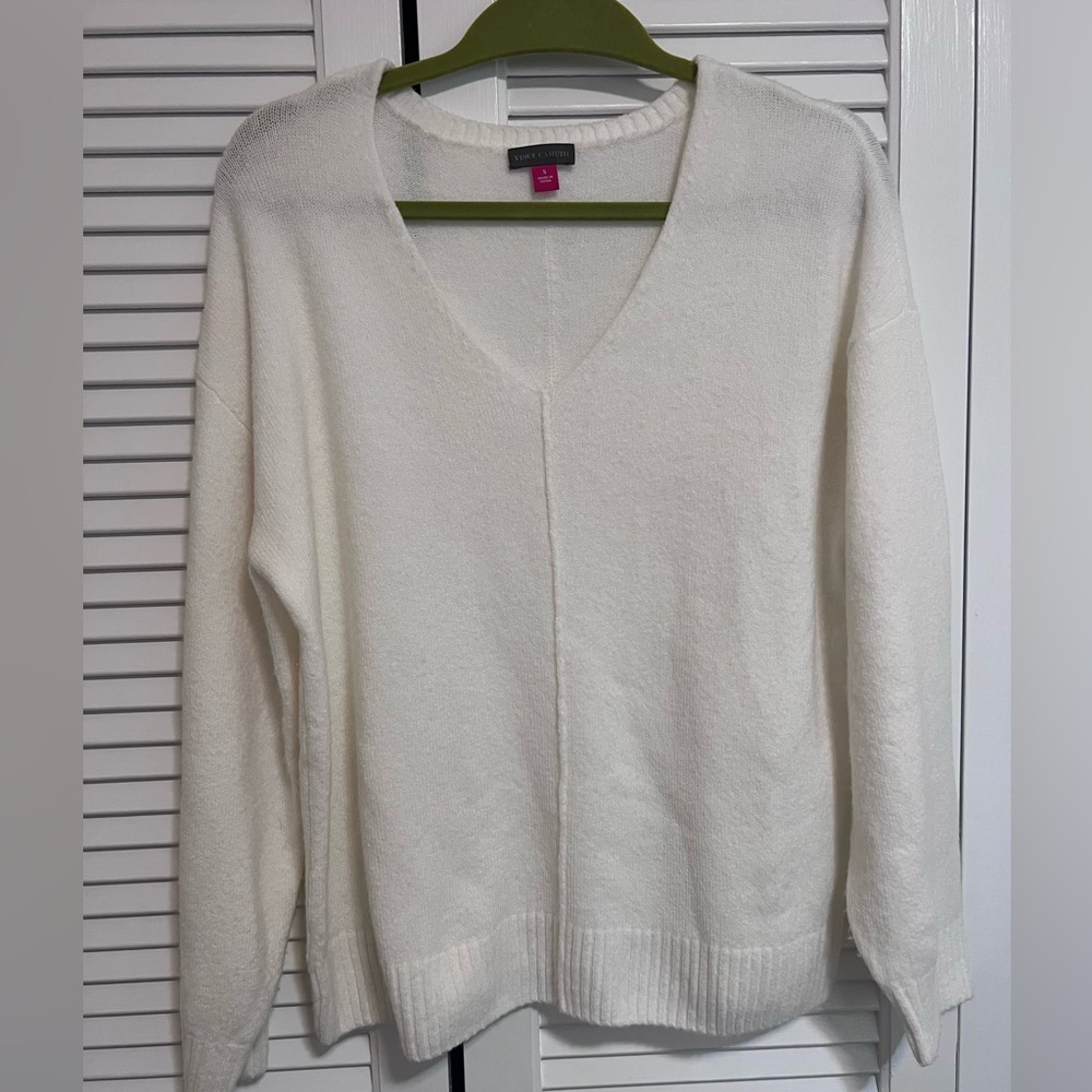 Vince Camuto women’s V neck sweater. Cream color, size S.